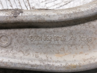 Рычаг задний верхний правый S 221