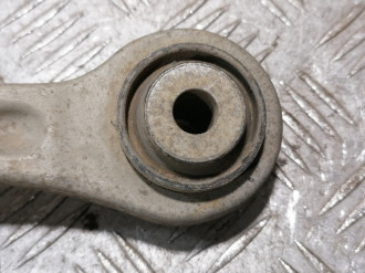 Рычаг задний верхний правый S 221