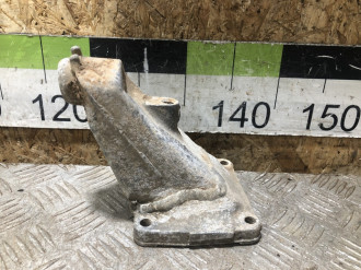 Кронштейн двигателя C 202