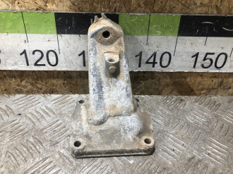 Кронштейн двигателя C 202