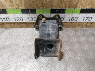 Кронштейн усилителя переднего бампера S 221