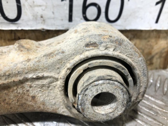 Рычаг задний нижний правый Ml 164