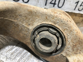 Рычаг задний нижний правый Ml 164