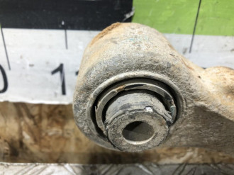 Рычаг задний нижний правый Ml 164