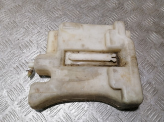 Бачок омывателя лобового стекла E 210