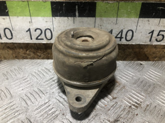 Опора двигателя левая S 221