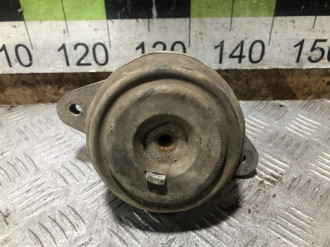 Опора двигателя левая S 221