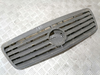 Решетка радиатора Clk 208