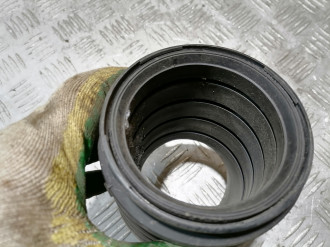 Патрубок воздушного фильтра Clk 208