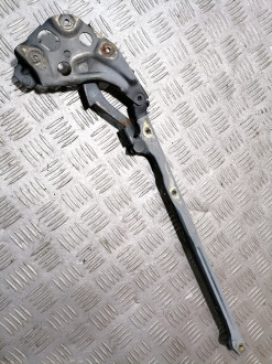 Петля капота правая Clk 208