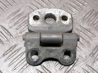 Петля двери передней левой верхняя Clk 208