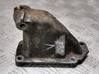 Кронштейн двигателя Clk 208