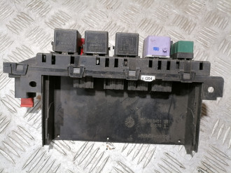 Блок предохранителей моторный S 220