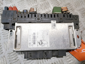 Блок предохранителей салонный S450 220