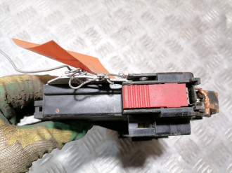 Блок предохранителей салонный S 220