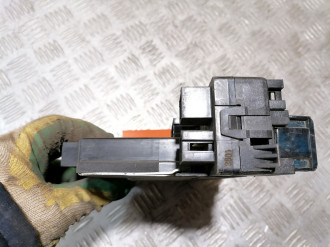 Блок предохранителей салонный S 220