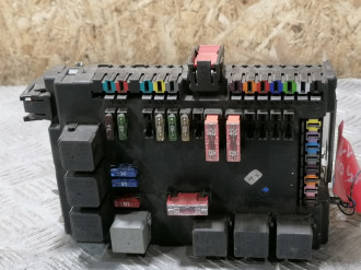 Блок предохранителей салонный S 221