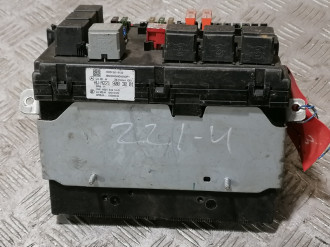 Блок предохранителей салонный S 221