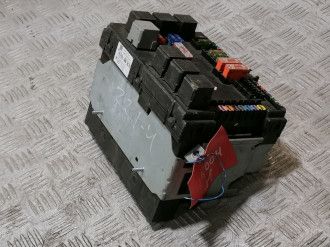 Блок предохранителей салонный S 221