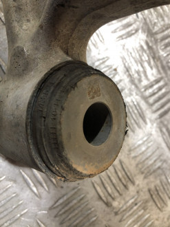 Рычаг передний правый нижний B 246