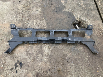 Усилитель бампера переднего S 221