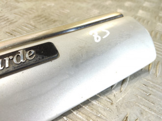 Молдинг крыла переднего левый E 210