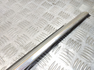 Накладка стекла заднего правого S 221