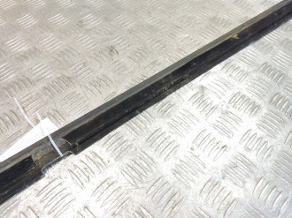 Накладка стекла заднего правого S 221