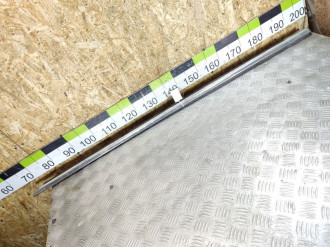 Накладка стекла заднего правого S 221