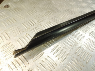 Накладка стекла заднего правого S 221