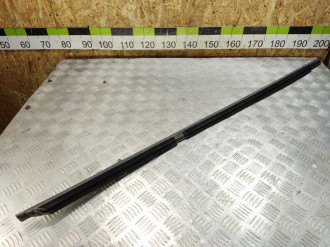 Накладка стекла заднего правого S 221