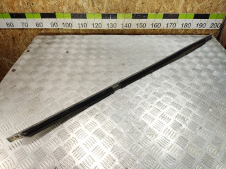 Накладка стекла заднего правого S 221