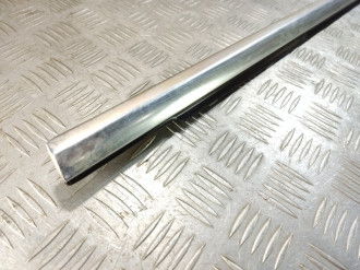 Накладка стекла переднего правого S 221