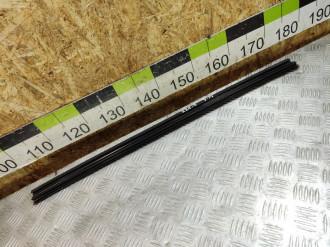 Уплотнитель стекла двери зад. правый S 221