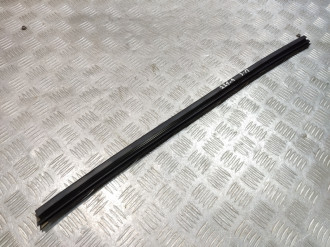 Уплотнитель стекла двери зад. правый S 221