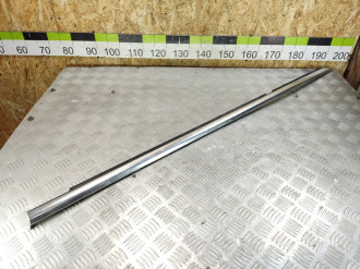 Накладка стекла заднего левого S 221