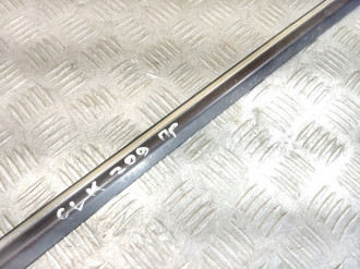 Молдинг стекла двери правой передней Clk 208