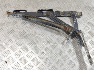 Петля крышки багажника правая S 220