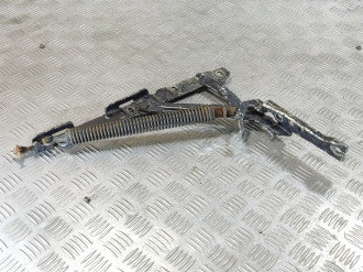 Петля крышки багажника правая S 220