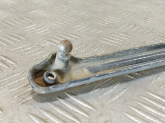 Петля капота левая Clk 208