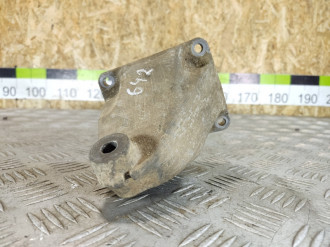 Кронштейн двигателя G 463