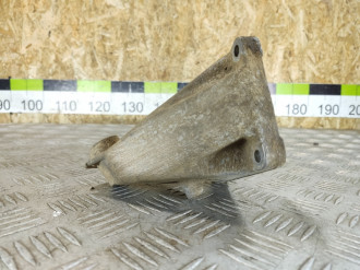 Кронштейн двигателя G 463