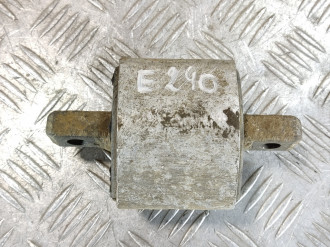 Опора кпп E 210
