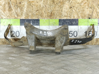 Кронштейн глушителя E 210