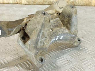 Кронштейн глушителя E 210