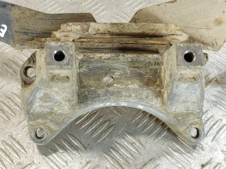 Кронштейн глушителя E 210