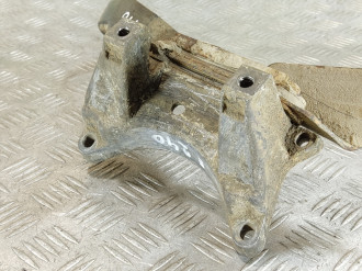 Кронштейн глушителя E 210