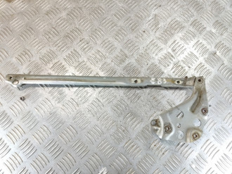 Петля капота левая E 210