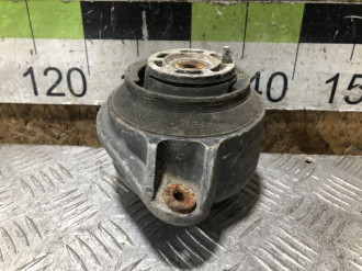 Опора двигателя левая E 124