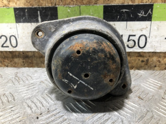 Опора двигателя левая E 124